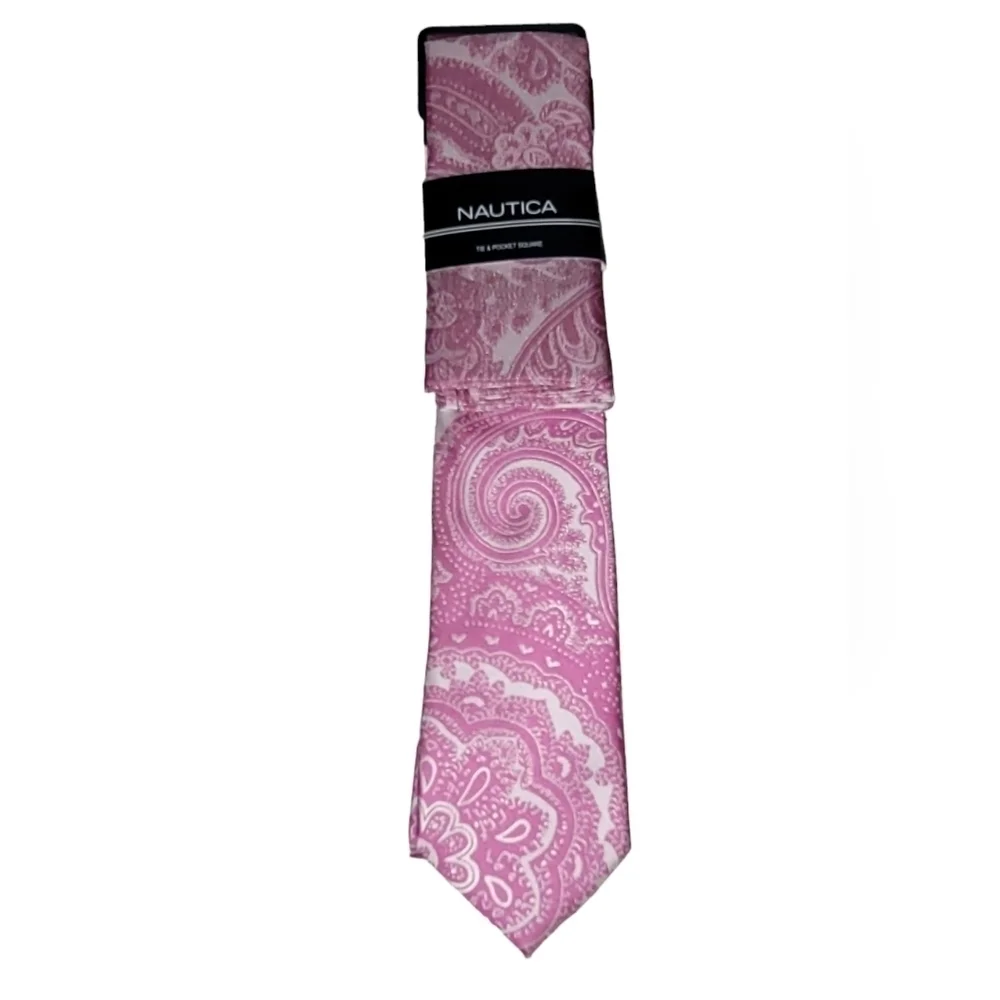 Nautica Tie and Pocket Square Set